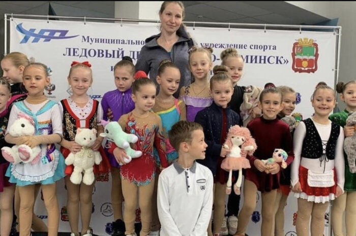 на базе Ледового дворца «Наро-Фоминск» имени Виктора Шалимова проходил Открытый Фестиваль по фигурному катанию на коньках «Весёлые коньки — 2021»