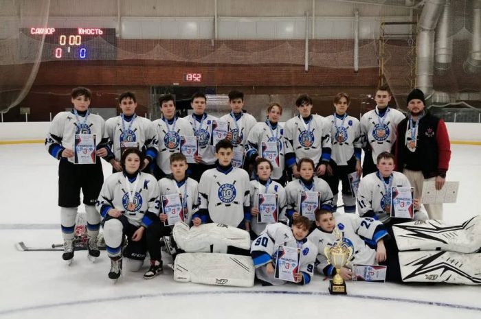 🏒 27-30 марта в городе Алексин проходил регулярный хоккейный турнир «Вызов» на базе ЛД РУТБ «Ока».