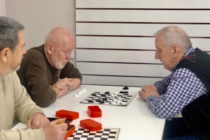 В МАУС «Спорткомбинат «Строитель» им. В. Мышкина прошли соревнования по шашкам среди людей с ОВЗ