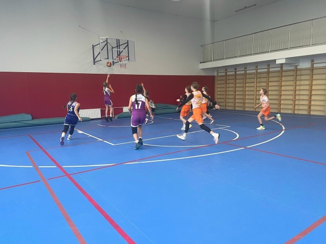 23 ноября 2025 года в МАУС «Спорткомбинат «Строитель» им. В. Мышкина прошли матчи Первенства Наро-Фоминского городского округа по баскетболу среди команд юниорок до 17 лет.