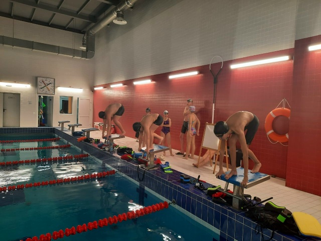 12 ноября 2025 года в МАУС «Спорткомбинат «Строитель » им. В. Мышкина прошла Эстафета по плаванию среди детей, посвящённая Дню памяти подвигов героев- панфиловцев (1941 год).