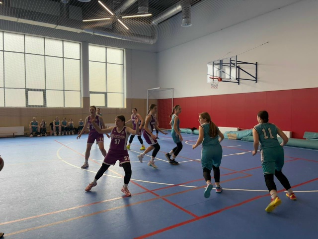 9 ноября 2025 года в МАУС «Спорткомбинат » Строитель им. В. Мышкина прошли Матчи Первенства Наро-Фоминского городского округа по баскетболу среди команд юниорок до 17 лет.