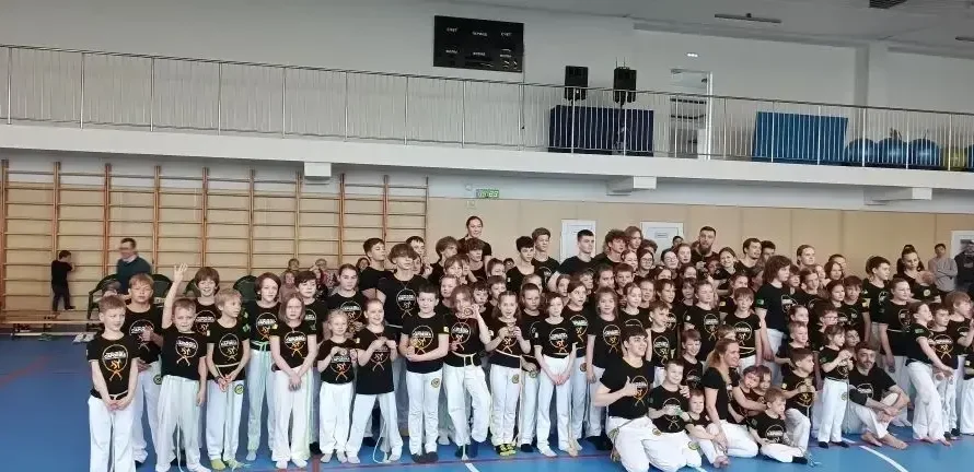 ✨ Капоэйра объединяет: заключительный этап смены поясов в «Строителе»! ✨